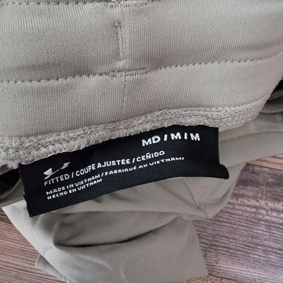 Under Armour Shorts Men's Size M Unstopabble Cargo UA Beige Tan Excellent - Picture 7 of 10